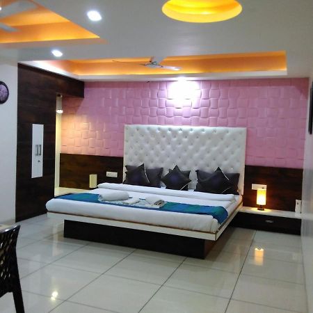Hotel Sigma Inn Ahmedabad Exterior photo
