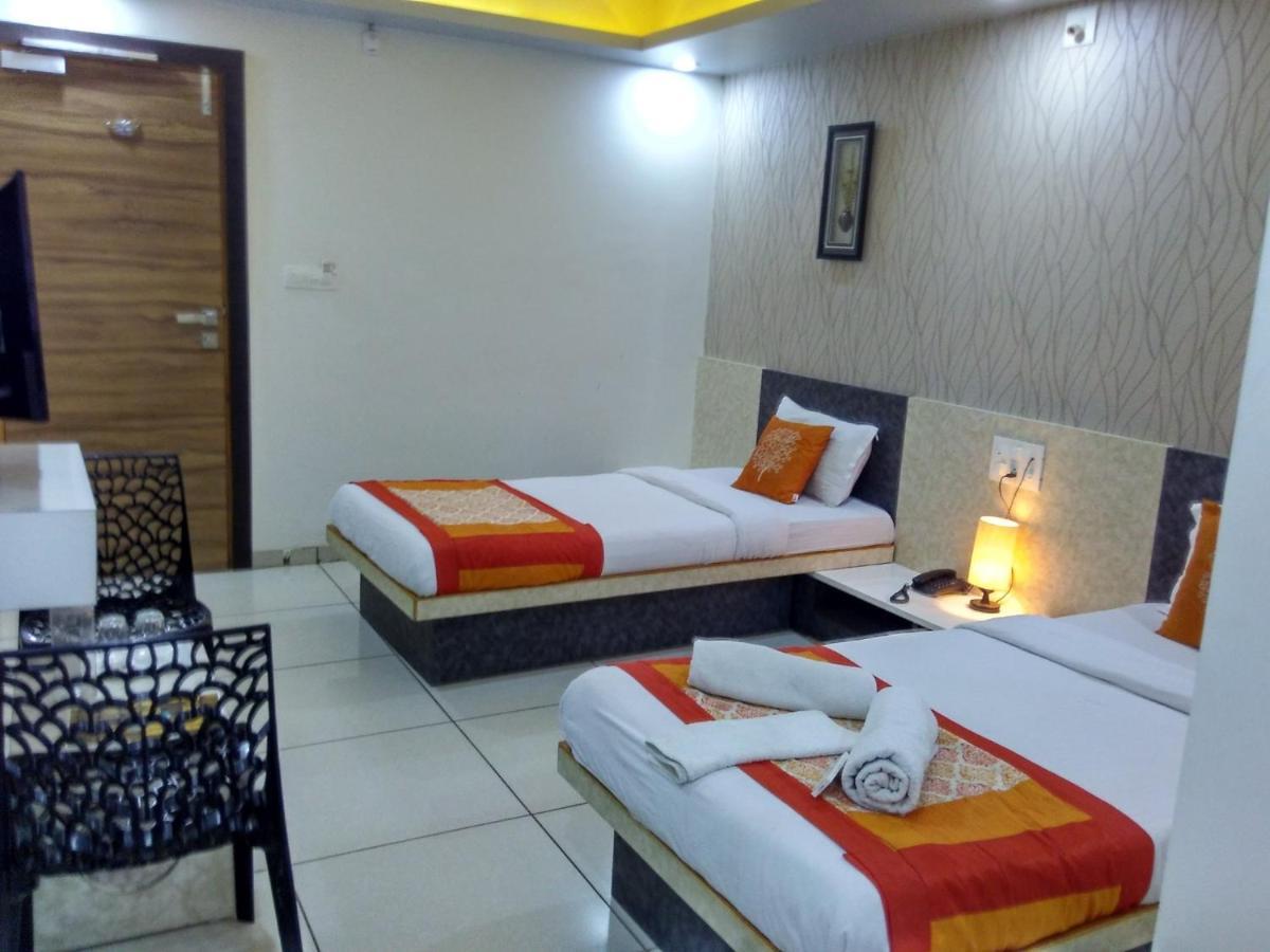 Hotel Sigma Inn Ahmedabad Exterior photo